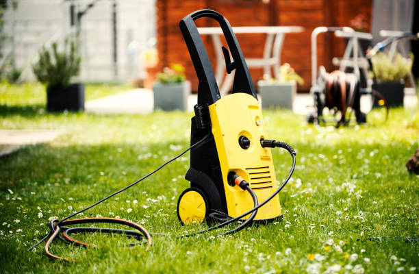 Best Pool Deck Cleaning  in Bakersfield Country Clu, CA